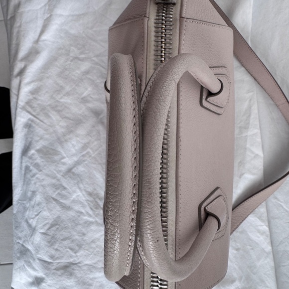 Sugar Goatskin Antigona Small Nude Pink with Silver Hardware - Picture 9 of 12